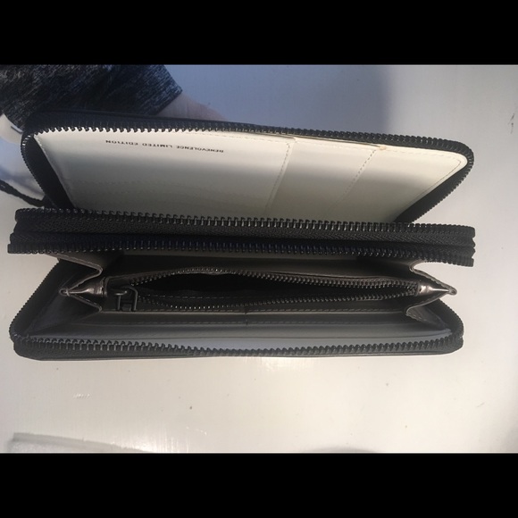 NWT Benevolence Wallet. Vegan, tons of pockets, double zipper - Picture 6 of 7